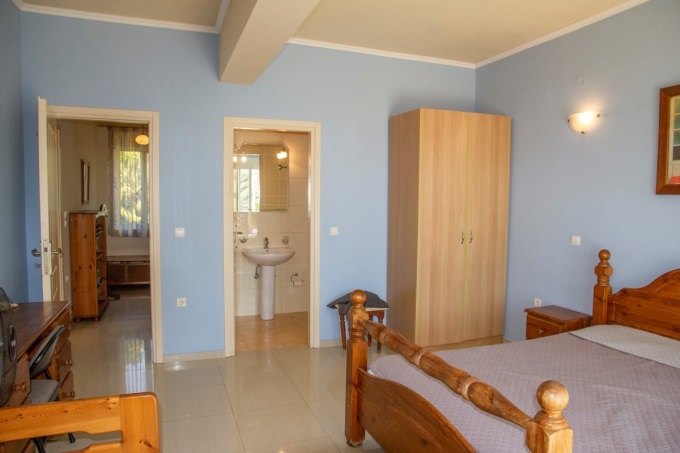 Stunning 3 Bedroom Hillside Villa with Infinity Pool and Panoramic Sea Views in Ravdoucha. - 41