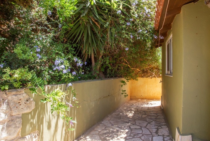 Stunning 3 Bedroom Hillside Villa with Infinity Pool and Panoramic Sea Views in Ravdoucha. - 24