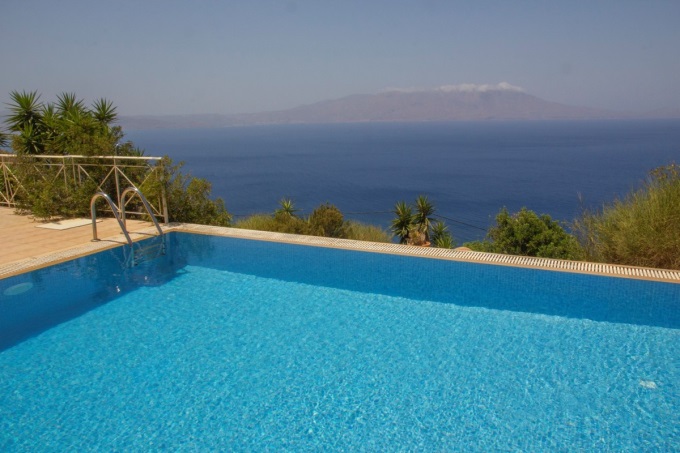 Stunning 3 Bedroom Hillside Villa with Infinity Pool and Panoramic Sea Views in Ravdoucha. - 4