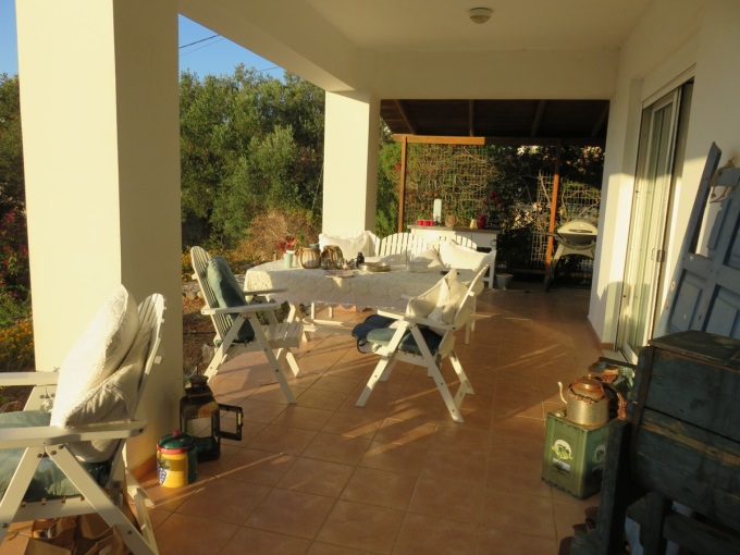 Charming 2 Bedroom Villa with Guest Apartment, Private Pool, and Stunning Sea Views For Sale In Plaka - 5