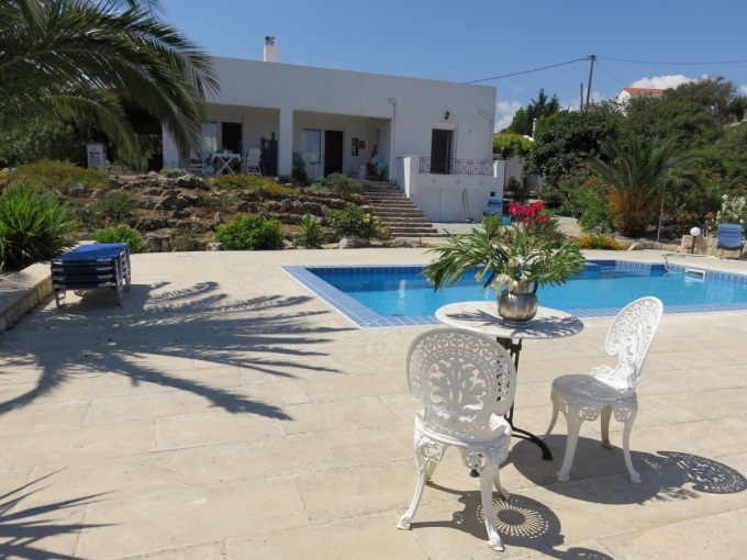 Charming 2 Bedroom Villa with Guest Apartment, Private Pool, and Stunning Sea Views For Sale In Plaka - 34