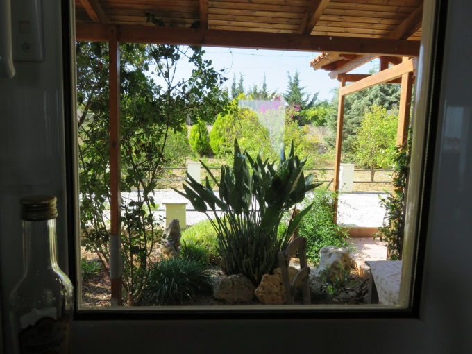 Charming 2 Bedroom Villa with Guest Apartment, Private Pool, and Stunning Sea Views For Sale In Plaka - 6
