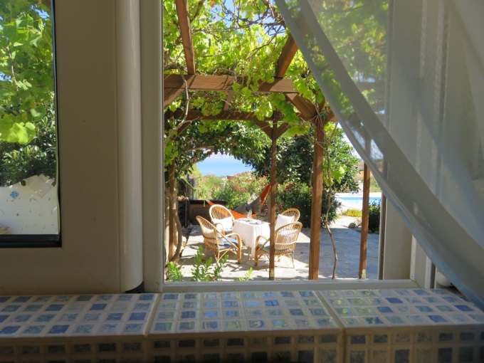 Charming 2 Bedroom Villa with Guest Apartment, Private Pool, and Stunning Sea Views For Sale In Plaka - 27