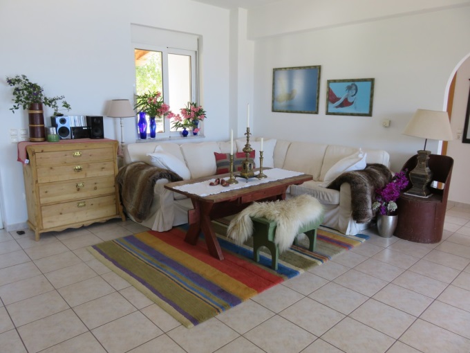 Charming 2 Bedroom Villa with Guest Apartment, Private Pool, and Stunning Sea Views For Sale In Plaka - 15