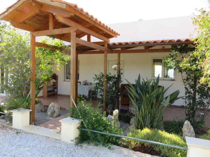 Charming 2 Bedroom Villa with Guest Apartment, Private Pool, and Stunning Sea Views For Sale In Plaka - 30