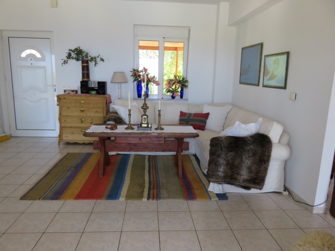 Charming 2 Bedroom Villa with Guest Apartment, Private Pool, and Stunning Sea Views For Sale In Plaka - 19