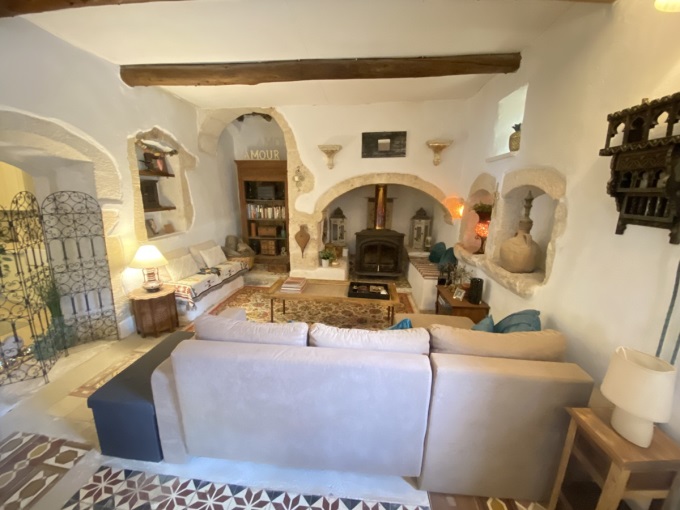 Traditional House For Sale In Provarma - 81