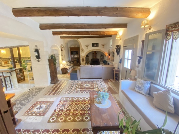 Traditional House For Sale In Provarma - 79