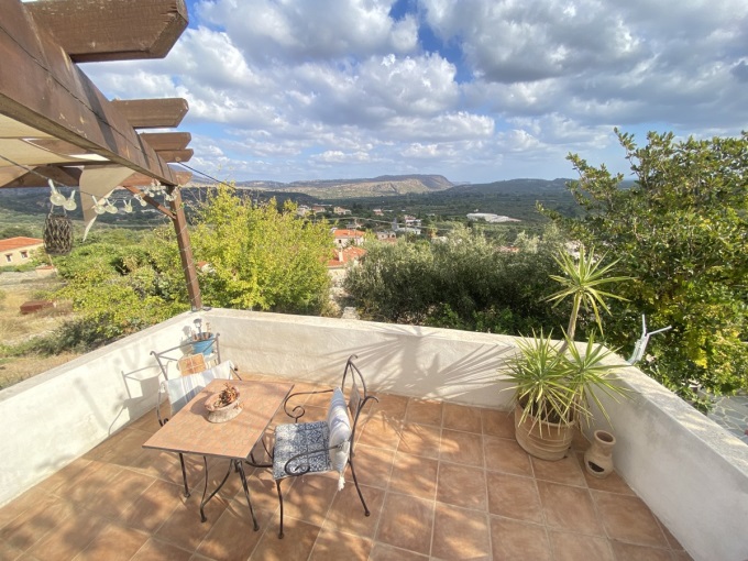 Traditional House For Sale In Provarma - 70