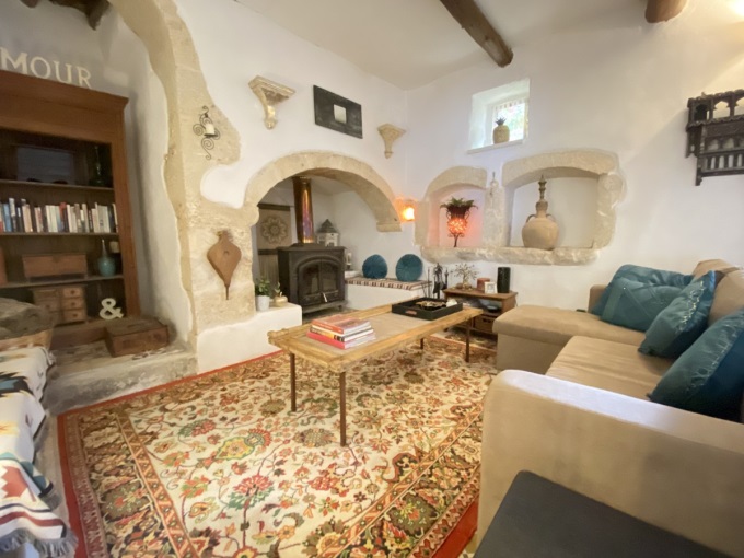 Traditional House For Sale In Provarma - 82