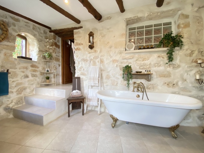Traditional House For Sale In Provarma - 111