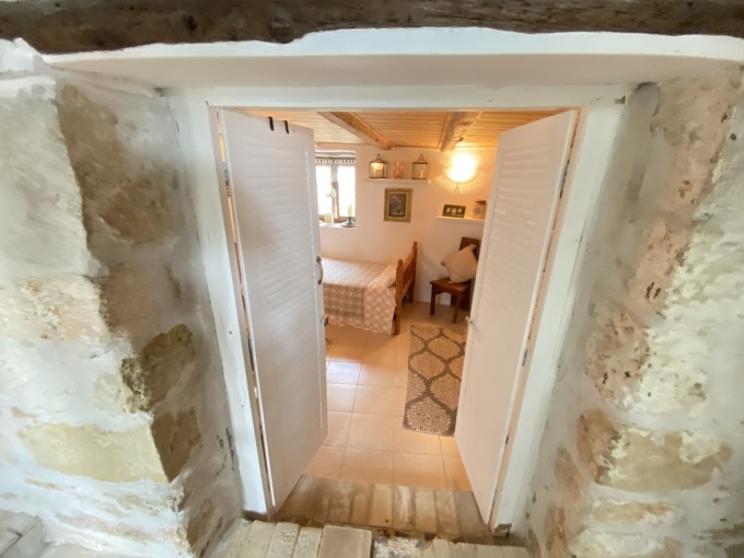 Traditional House For Sale In Provarma - 99