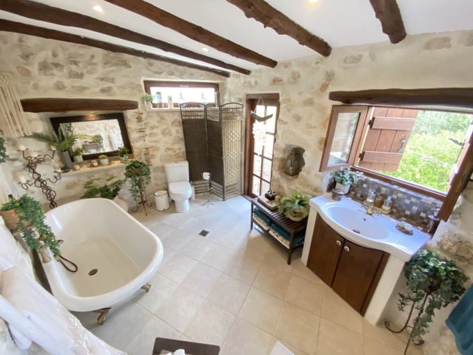 Traditional House For Sale In Provarma - 118