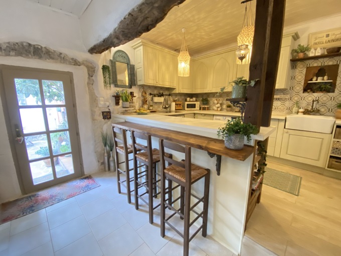 Traditional House For Sale In Provarma - 89
