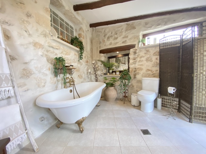 Traditional House For Sale In Provarma - 112