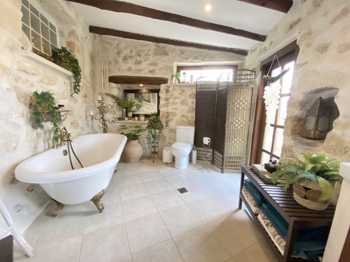 Traditional House For Sale In Provarma - 110