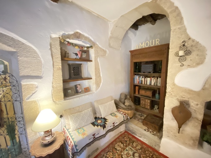 Traditional House For Sale In Provarma - 85