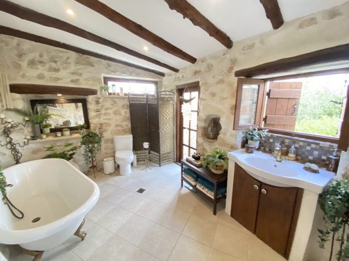 Traditional House For Sale In Provarma - 116