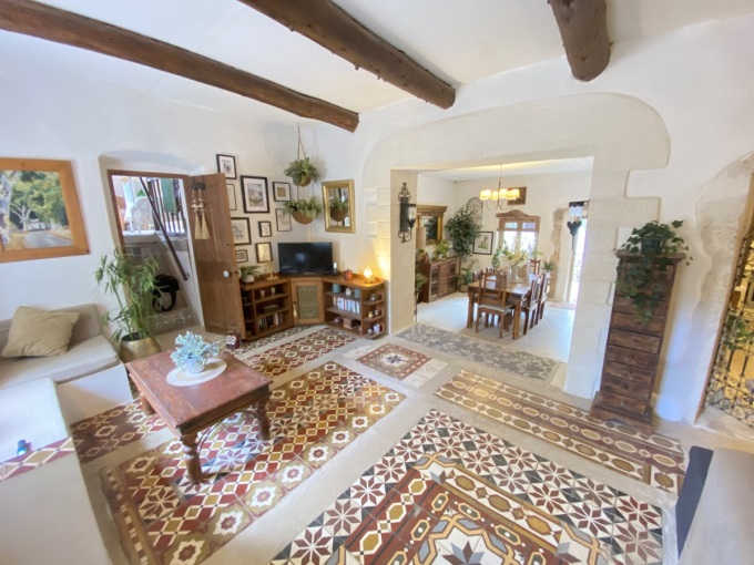 Traditional House For Sale In Provarma - 86