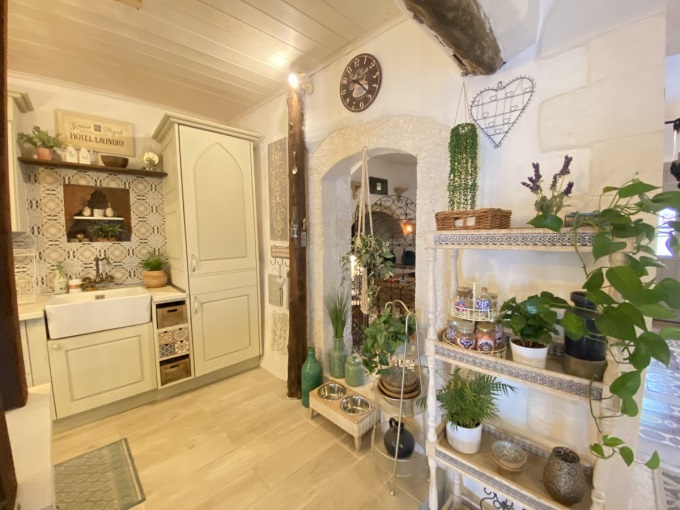 Traditional House For Sale In Provarma - 94