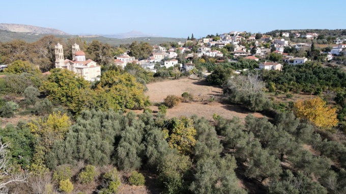 Prime Development Plot in Armenoi with Mountain Views, Orchard, and Beach Proximity - 8