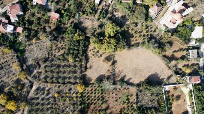Prime Development Plot in Armenoi with Mountain Views, Orchard, and Beach Proximity - 1