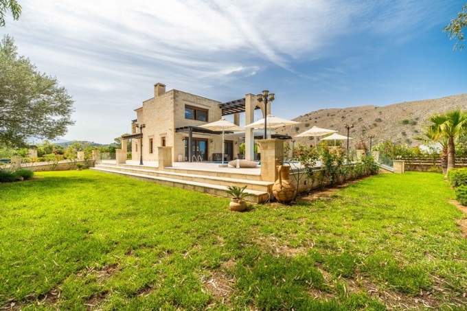 20 Meters to the Beach Stone Villa For Sale - 5