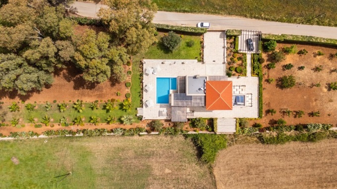 20 Meters to the Beach Stone Villa For Sale - 7