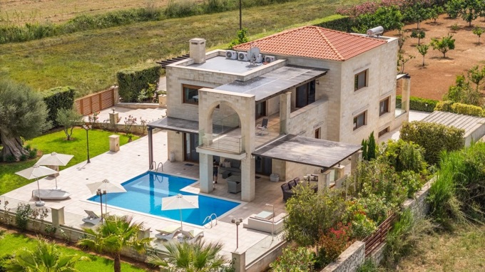 20 Meters to the Beach Stone Villa For Sale - 3