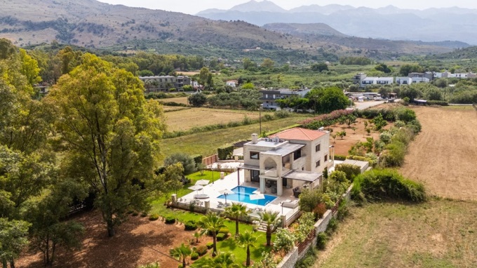 20 Meters to the Beach Stone Villa For Sale - 2