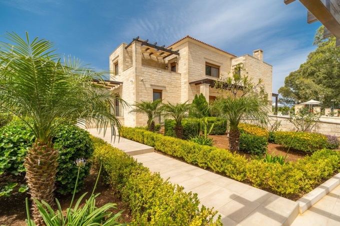 20 Meters to the Beach Stone Villa For Sale - 6