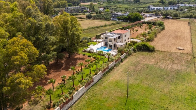 20 Meters to the Beach Stone Villa For Sale - 1