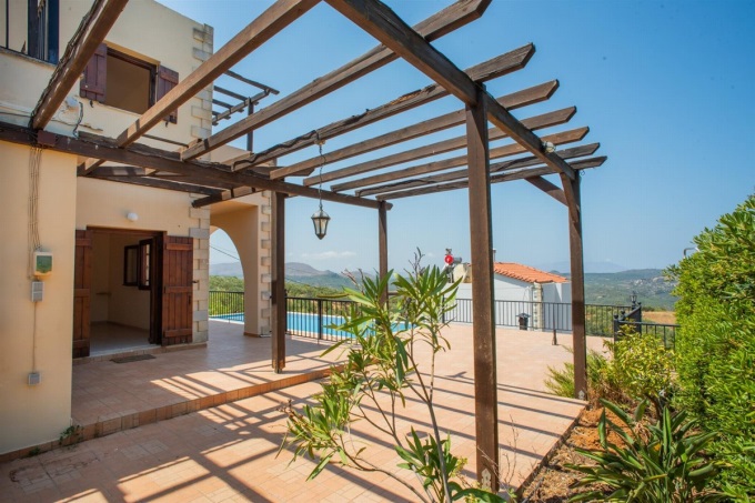 Spacious 5 Bedroom Villa with Stunning Sea Views and Private Pool in Vouves - 26