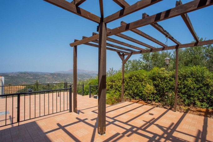 Spacious 5 Bedroom Villa with Stunning Sea Views and Private Pool in Vouves - 14