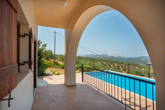 Spacious 5 Bedroom Villa with Stunning Sea Views and Private Pool in Vouves - 27