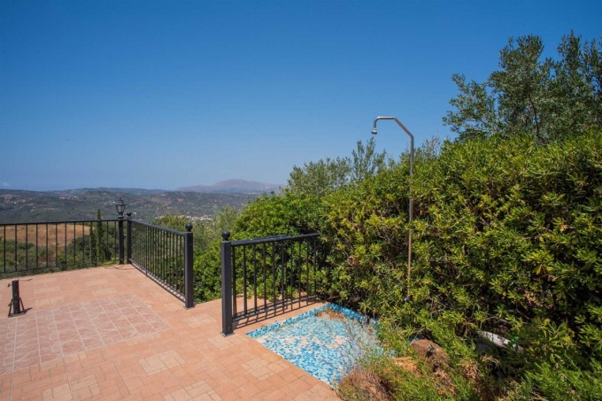 Spacious 5 Bedroom Villa with Stunning Sea Views and Private Pool in Vouves - 48