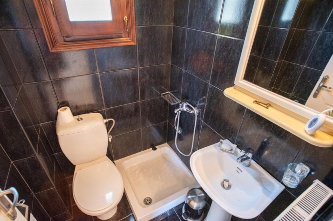 Spacious 5 Bedroom Villa with Stunning Sea Views and Private Pool in Vouves - 24