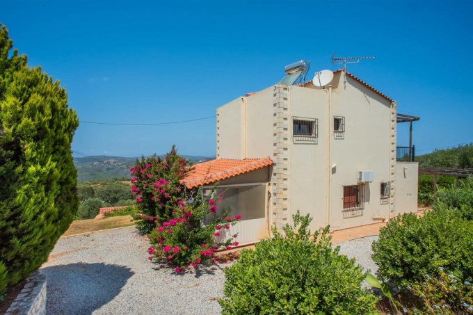 Spacious 5 Bedroom Villa with Stunning Sea Views and Private Pool in Vouves - 18