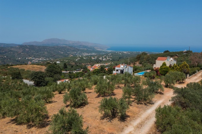 Spacious 5 Bedroom Villa with Stunning Sea Views and Private Pool in Vouves - 49