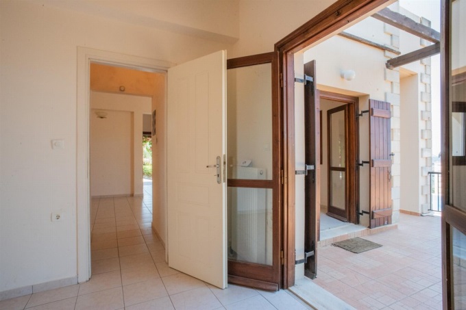 Spacious 5 Bedroom Villa with Stunning Sea Views and Private Pool in Vouves - 25