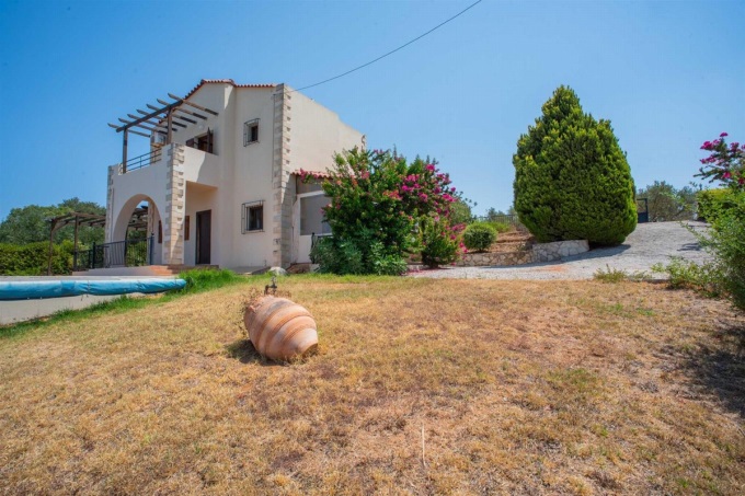 Spacious 5 Bedroom Villa with Stunning Sea Views and Private Pool in Vouves - 59