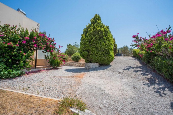 Spacious 5 Bedroom Villa with Stunning Sea Views and Private Pool in Vouves - 44
