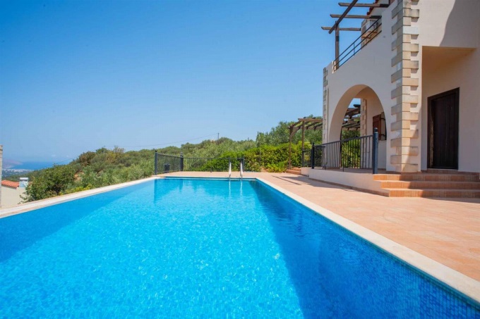 Spacious 5 Bedroom Villa with Stunning Sea Views and Private Pool in Vouves - 29