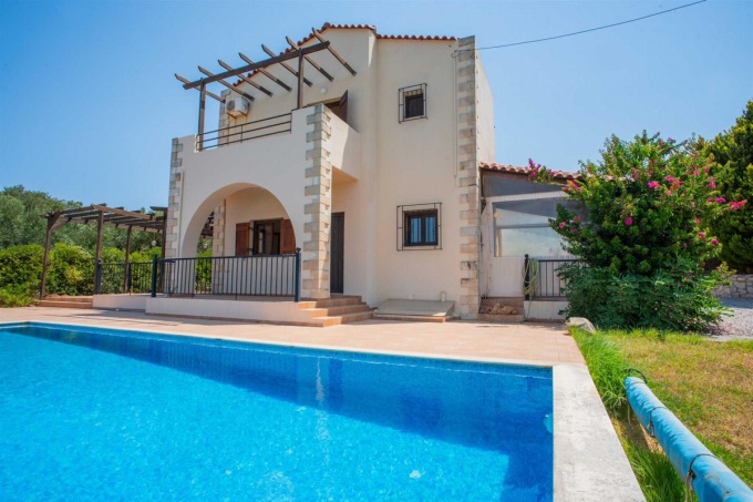 Spacious 5 Bedroom Villa with Stunning Sea Views and Private Pool in Vouves - 1