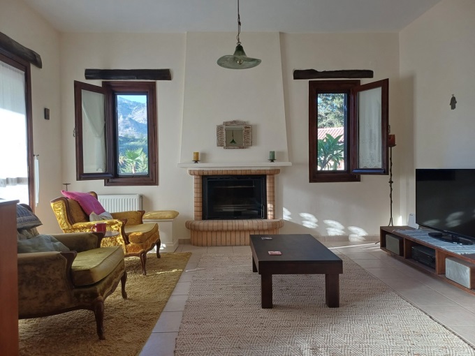 Stunning Fully Furnished Two-Story Home in Theriso for Sale - 12