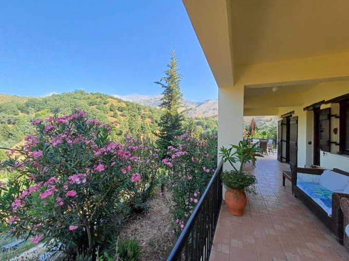 Stunning Fully Furnished Two-Story Home in Theriso for Sale - 6