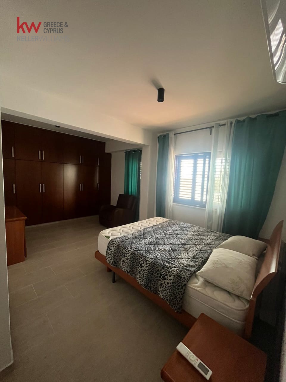 Semi-detached for rent