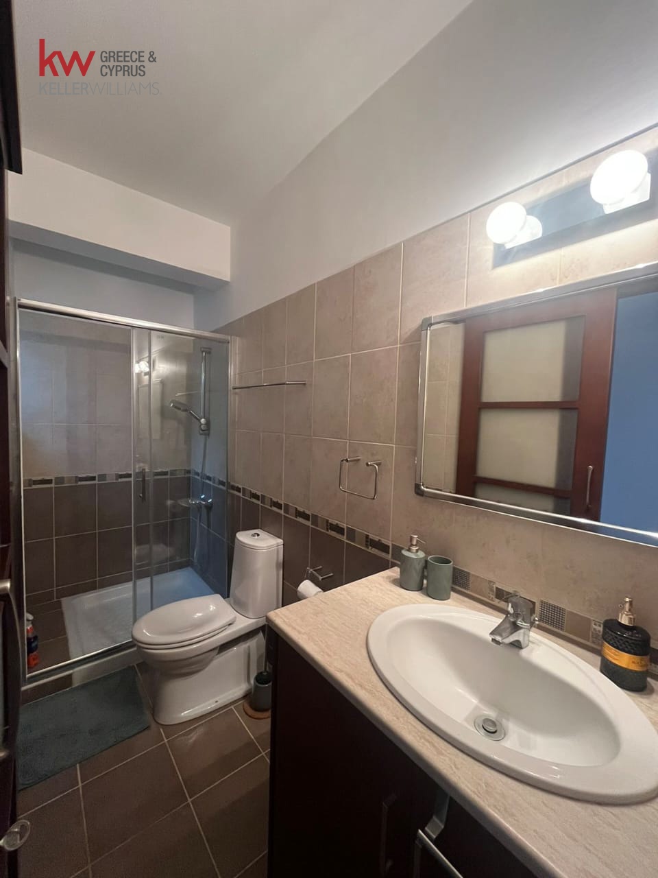Semi-detached for rent