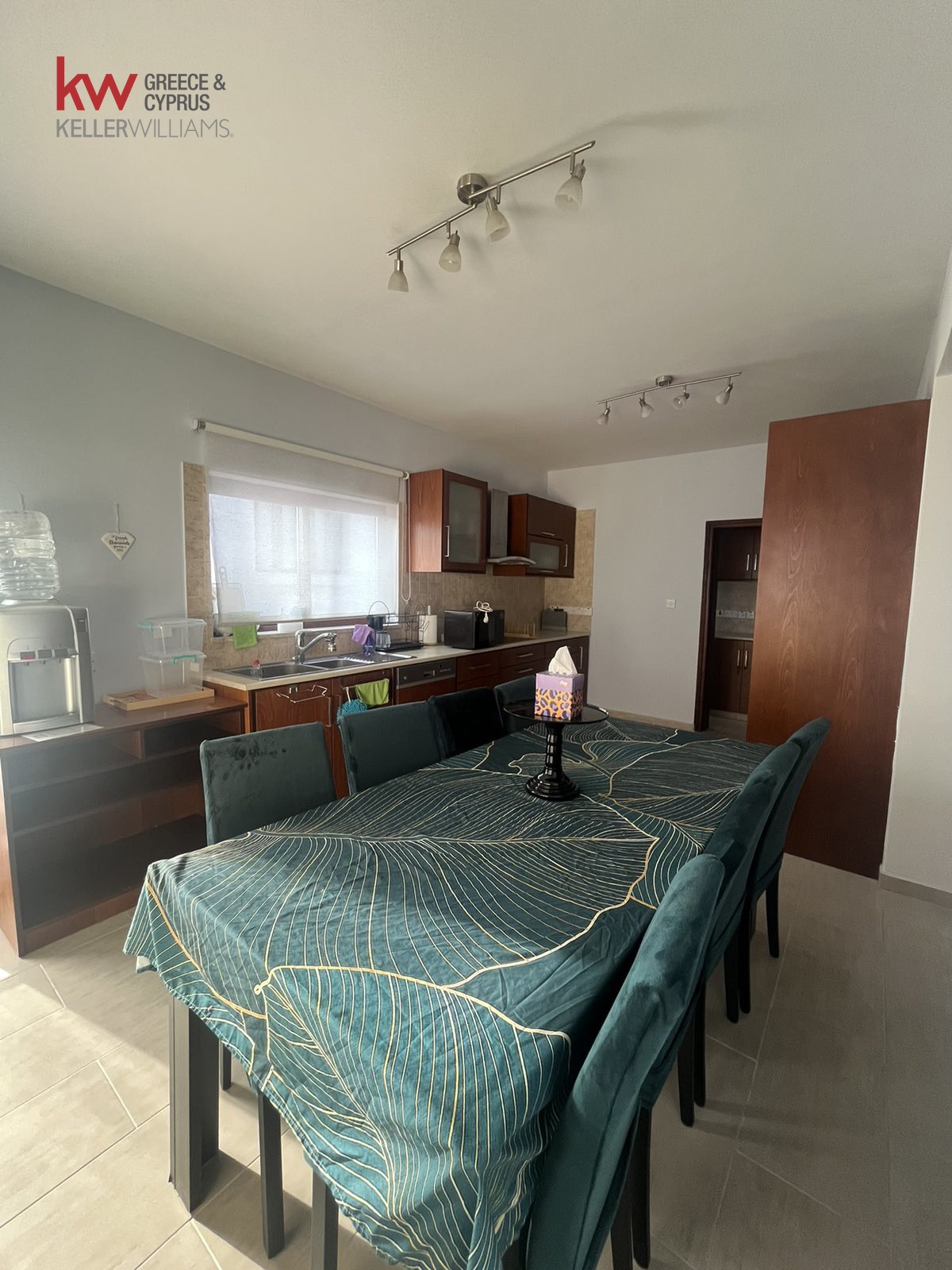 Semi-detached for rent
