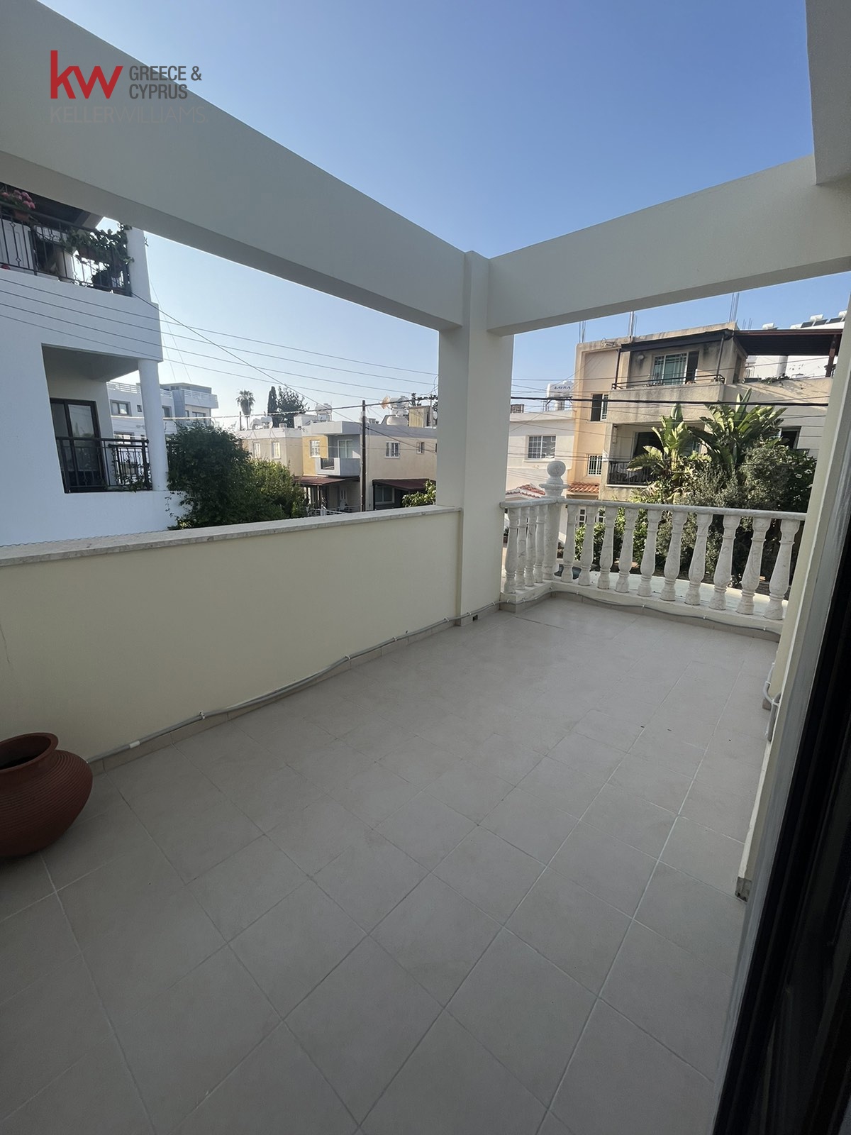 Semi-detached for rent
